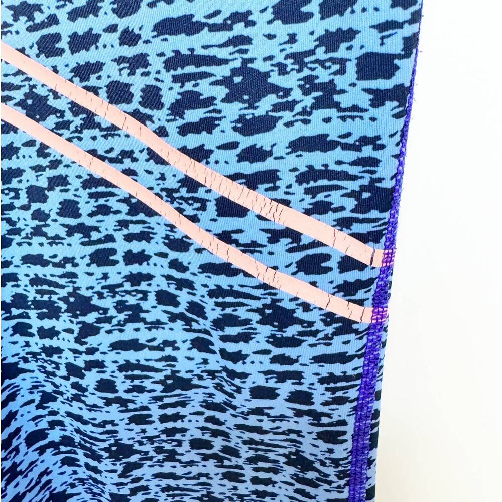 Athleta Womens Asym Camo Sonar Leggings 7/8 Length Medium - Picture 3 of 8